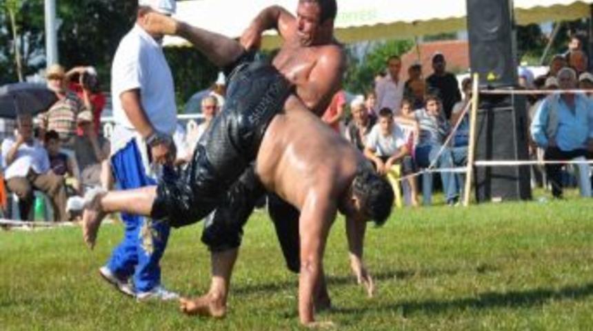 Pehlivanlar Kartepe'de Buluşuyor