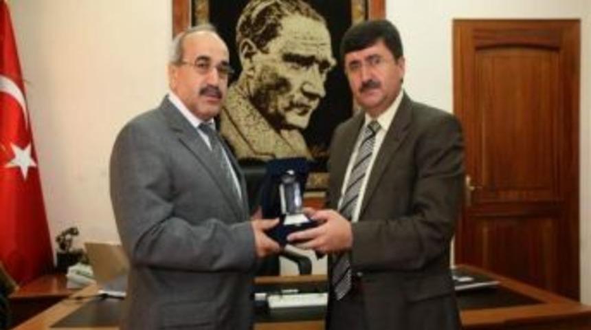 Eker&rsquo;den Vali &Ouml;z&rsquo;e Veda Ziyareti