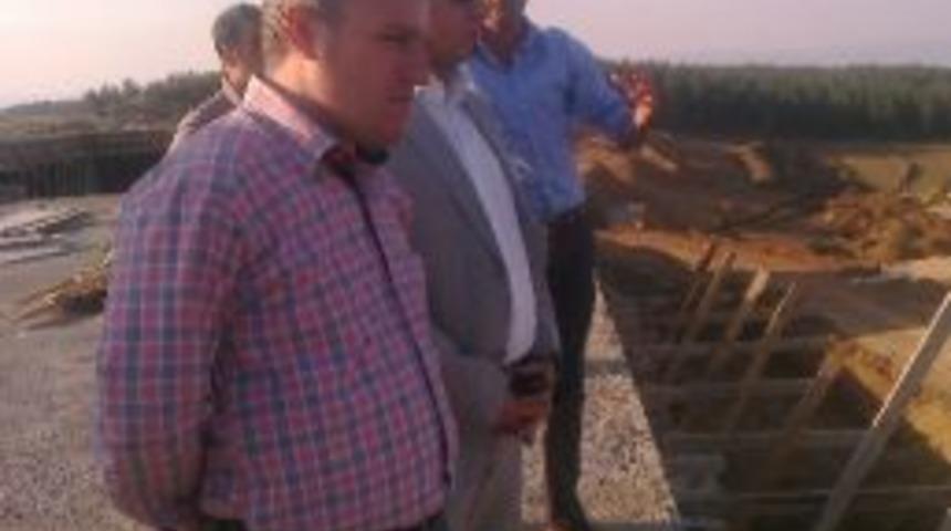 Ak Parti İl Başkanı &Ccedil;elik, Havaalanında İncelemede Bulundu