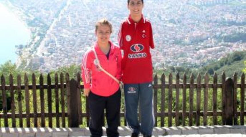 Engellerini Aştılar, Olimpiyatlarda T&uuml;rkiye'nin Madalya Umudu Oldular