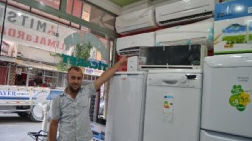 Klima Satışlarındaki Artış Esnafın Y&uuml;z&uuml;n&uuml; G&uuml;ld&uuml;rd&uuml;