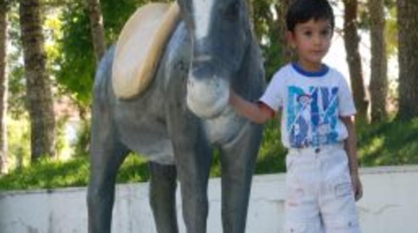 Melikgazi Belediyesi'nin Yapay Hayvanat Bah&ccedil;esine Yoğun Ilgi