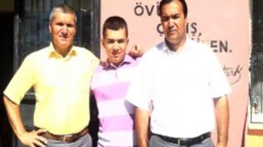 K&ouml;y Okulu &Ouml;ğrencisi, SBS&rsquo;de T&uuml;rkiye Birincileri Arasına Girdi