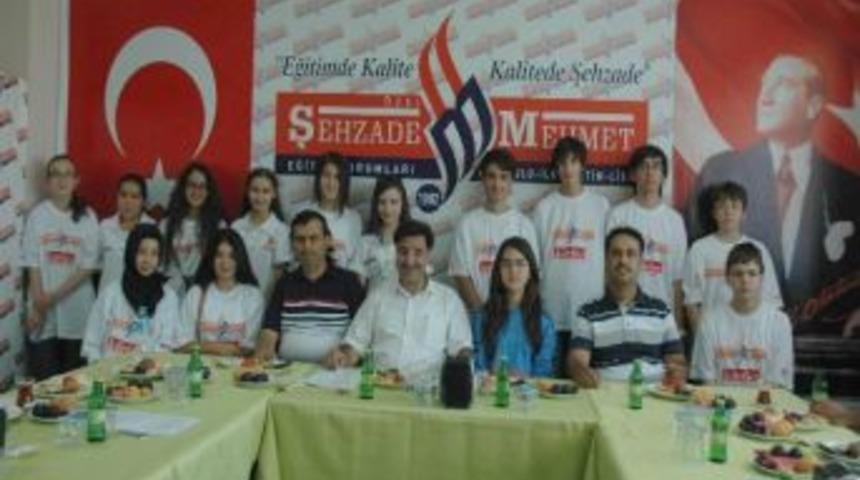 Şehzade Mehmet'li B&uuml;şra Sbs'de T&uuml;rkiye Birincisi Oldu