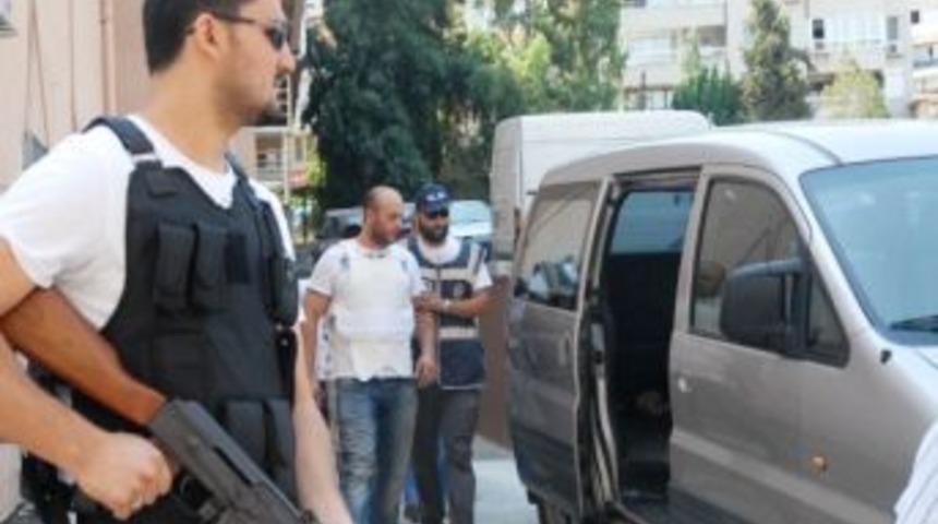 Zanlılar &Ccedil;elik Yelek Giydirilerek Adliyeye Sevk Edildi