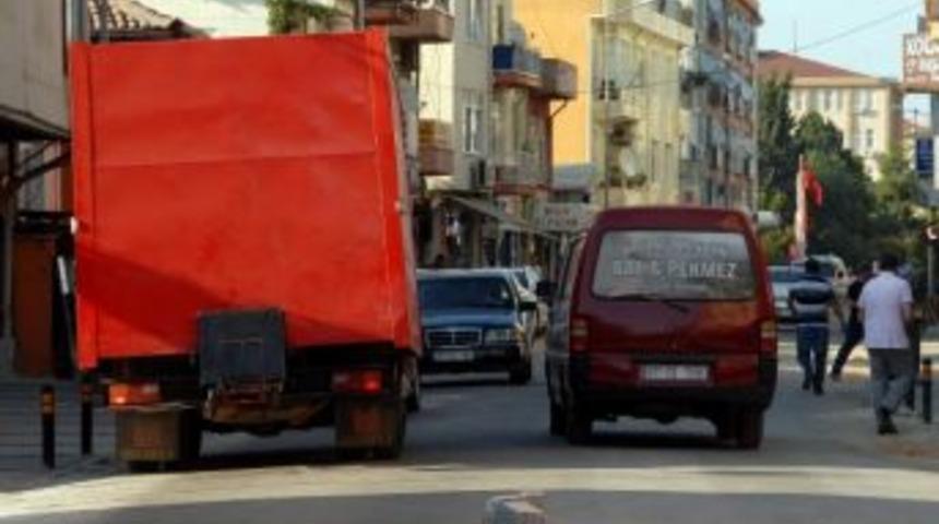 Yol Değişti, Alışkanlık Değişmedi