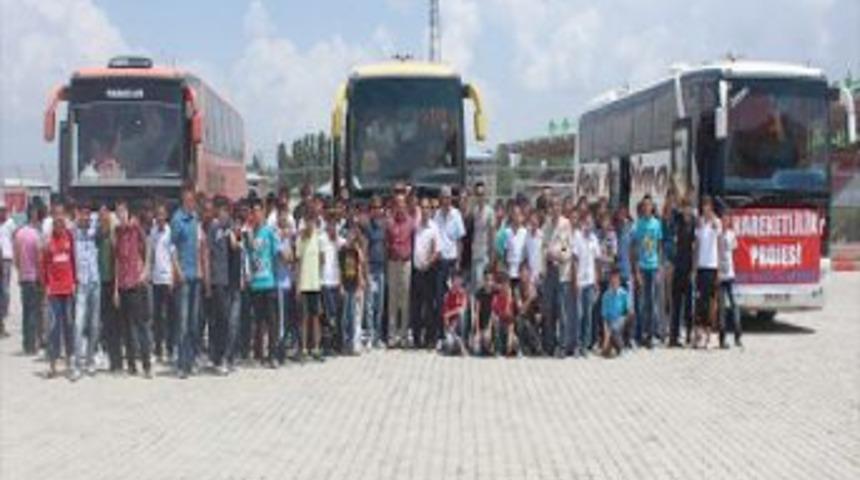 Ağrılı Gen&ccedil;ler T&uuml;rkiye'yi Geziyor