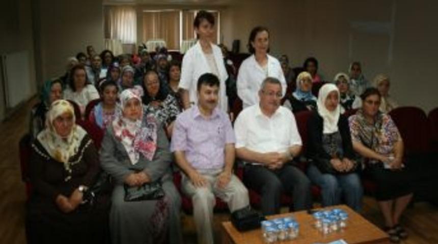 &Ccedil;aycuma&rsquo;da Kadınlar Kanser Konusunda Bilgilendirildi