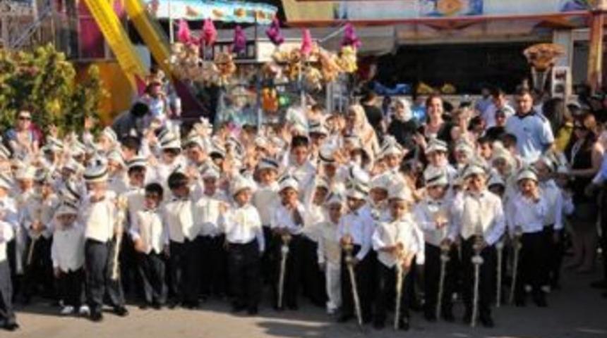 350 &ccedil;ocuk &ouml;zel hastanelerde s&uuml;nnet edildi