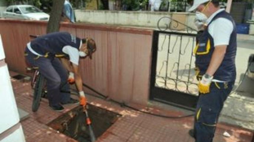 Tuzla Belediyesi kaynağında ila&ccedil;lama yapıyor