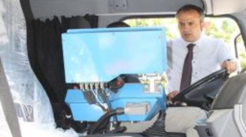 İlk Yeraltı &Ccedil;&ouml;p Konteynırını Başkan Boşalttı