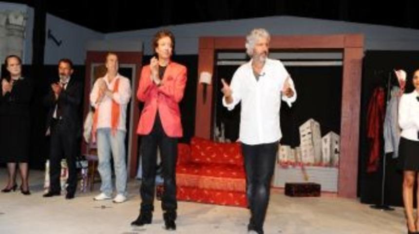 Uygur Kardeşler, İzmirlileri Kahkahaya Boğdu