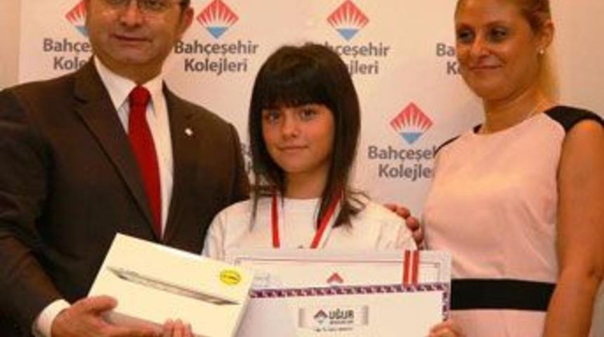 İ&ccedil;ten Bozkurt&rsquo;a &ouml;d&uuml;l&uuml; t&ouml;renle verildi