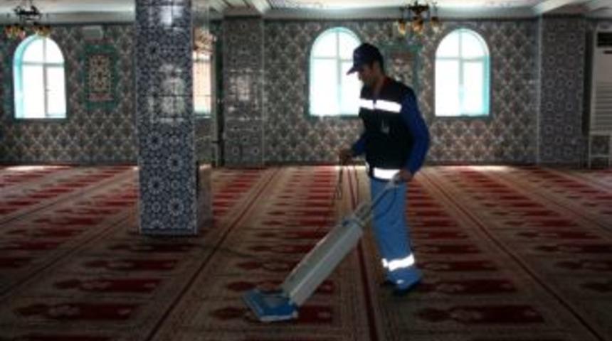 Ankara'da Camiler Ramazan'a Hazırlanıyor