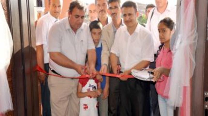 Uzman Eğitimcilerden El Sanatları Ve Bilgisayar &Ouml;ğreniyorlar