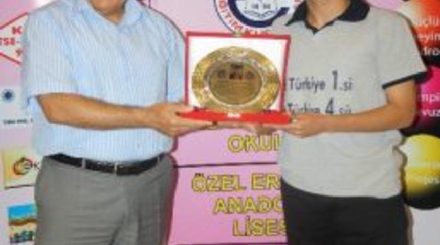 Sbs&rsquo;de Dereceye Giren &Ouml;ğrencilere &Ouml;d&uuml;l Verildi