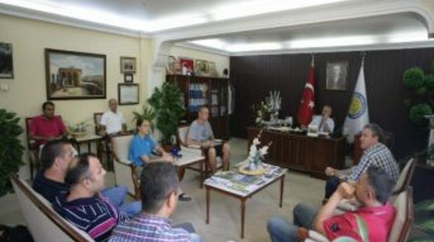 Şenbayrak, Harran &Uuml;niversitesi'ni Ziyaret Etti