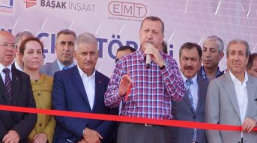Başbakan Erdoğan, Iğdır'a Gelen U&ccedil;ağın Kaptanına 'iniş Serbesttir' Dedi