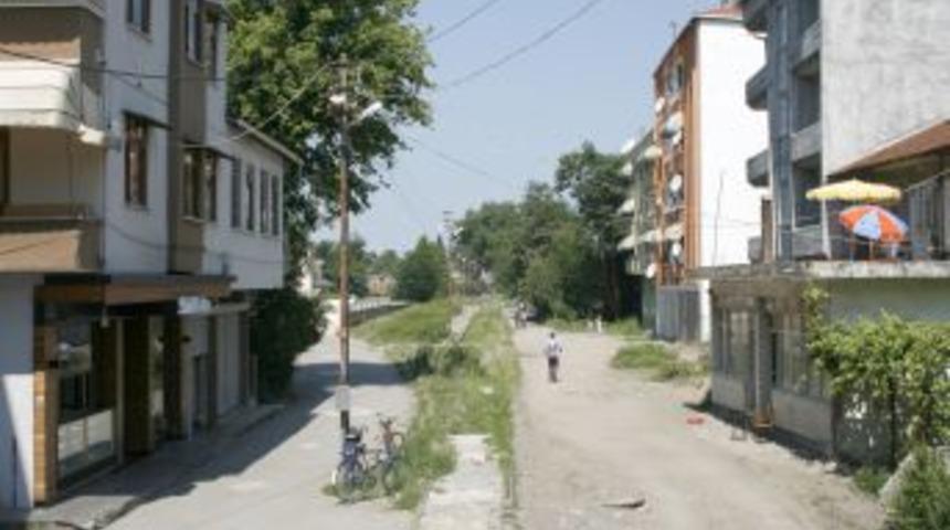 &Ccedil;arşamba'yı Ikiye B&ouml;len Atıl Demiryolu Kaldırılıyor