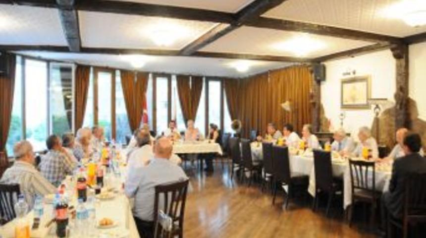 Başkan Demirel, Mahalle Muhtarlarıyla Bir Araya Geldi