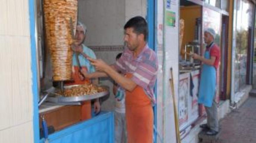 Sıcak Havalar D&ouml;nercileri Etkiliyor