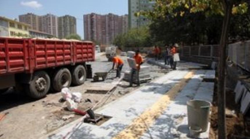 Ataşehir&rsquo;de caddeler prestij kazanıyor