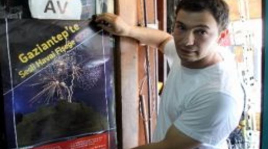 Gaziantep Valiliğinden Havai Fişek D&uuml;zenlemesi