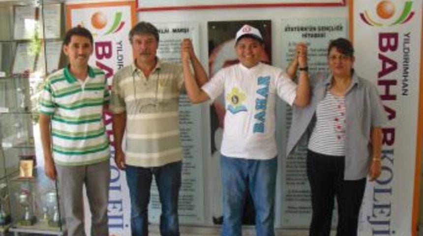 Bahar İlk&ouml;ğretim Okulu &Ouml;ğrencisi 500 Tam Puanla Tarsus&rsquo;un Gururu Oldu