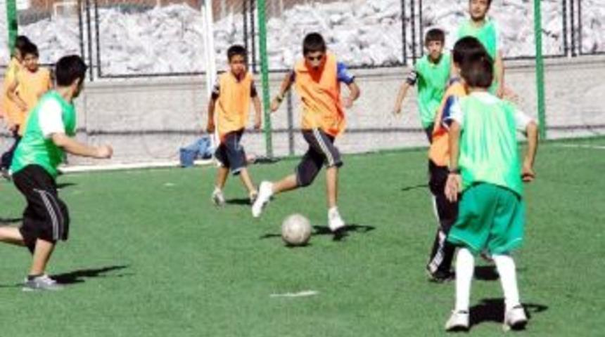 Yaz Kur'an Kursu &Ouml;ğrencileri Futbol Turnuvasında