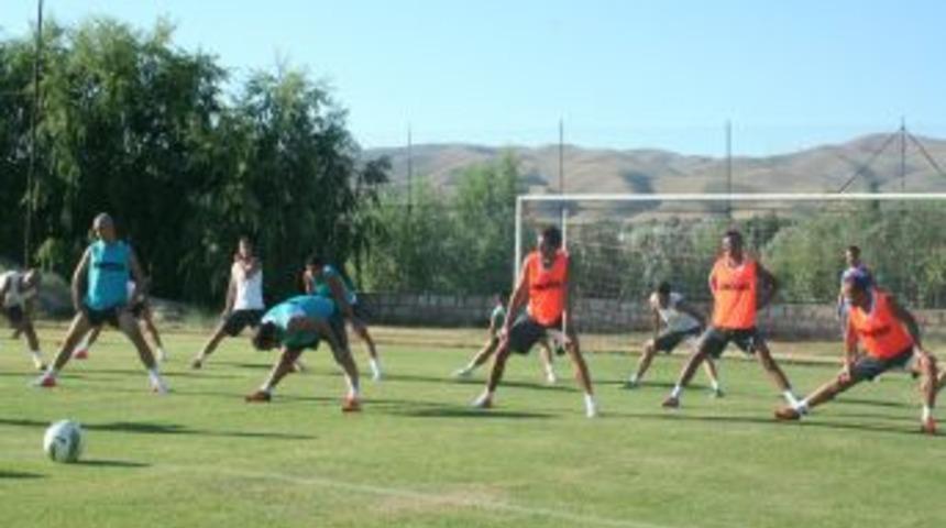 Bucaspor, Kapadokya'da G&uuml;&ccedil; Topluyor