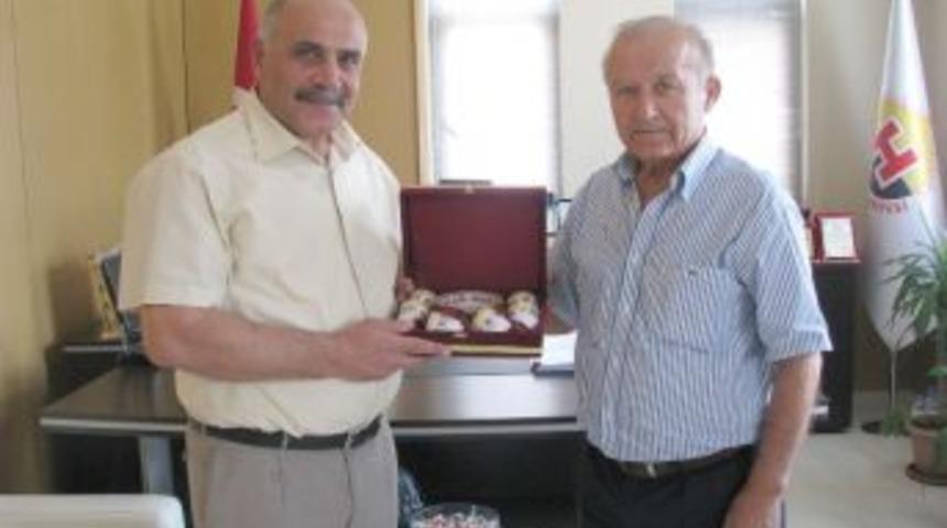 Hayrabolu Vergi Dairesi M&uuml;d&uuml;r&uuml; Karatoprak&rsquo;tan Belediye Başkan İrtem&rsquo;e Ziyaret