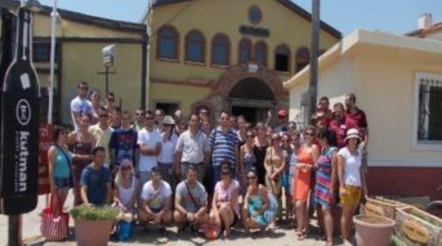 Makedonyalı Gen&ccedil;ler M&uuml;refte Belediyesini Ziyaret Etti