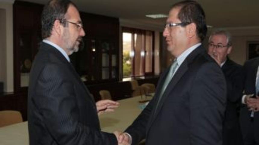 Cidde'ye Atanan Aky&ouml;n, Diyanet İşleri Başkanı G&ouml;rmez'i Ziyaret Etti