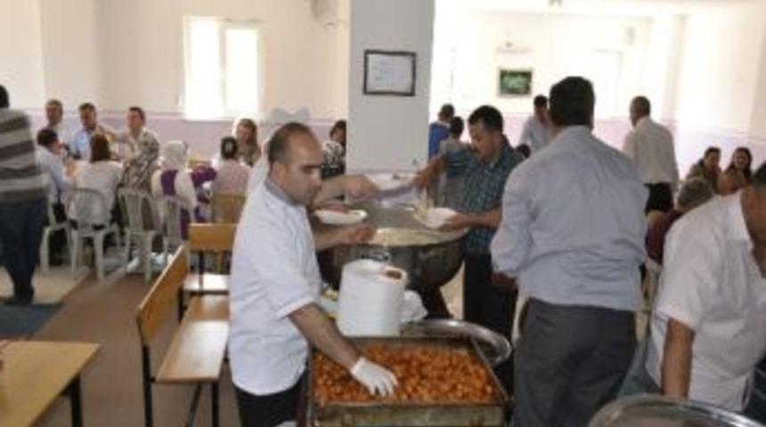 Fatih Camii&rsquo;nde İlk Cuma Namazı Kılındı