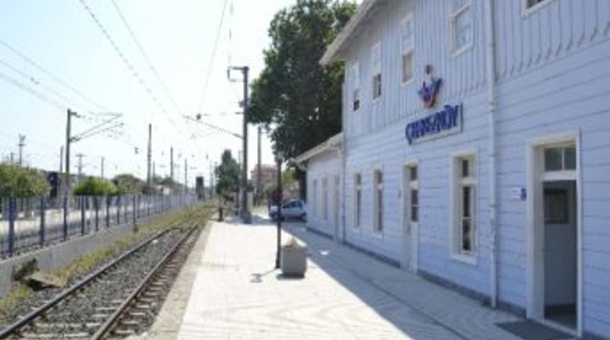 &Ccedil;erkezk&ouml;y&rsquo;de Tren Rayları Bakıma Alındı