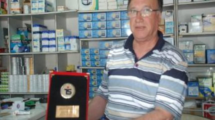 Ticaret Ve Sanayi D&uuml;nyası'dan Didim Esnaf Odası Başkanı Pektaşoğlu'na B&uuml;y&uuml;k Onur