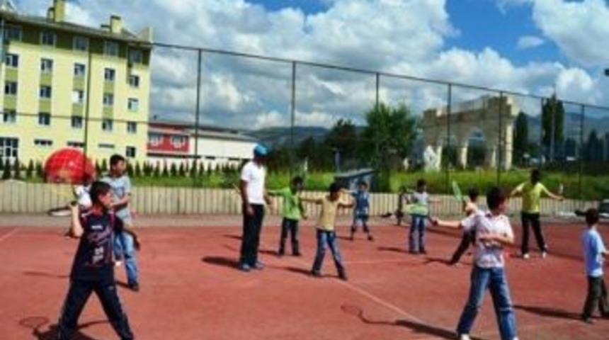 Yaz Spor Okulları 30 Ayrı Branşta Devam Ediyor