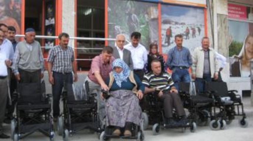 Kimse Yok Mu 8 &Ouml;z&uuml;rl&uuml;ye Ak&uuml;l&uuml; Ara&ccedil; Hediye Etti