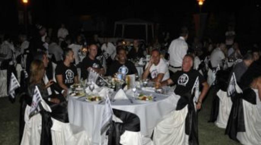 Kuşadası&rsquo;nda Beşiktaş İ&ccedil;in Feda Balosu