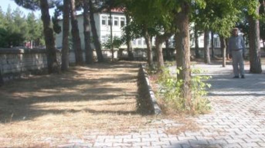 Mahalleliler Parka D&uuml;ğ&uuml;n Salonu Yapılmasına Tepkili