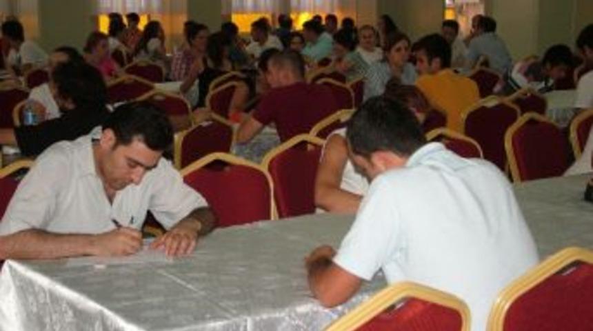 Yabancı &Ouml;ğretmenlerin Vereceği İngilizce Kursuna Katılacak Kursiyerler Sınava Tabi Tutuldu