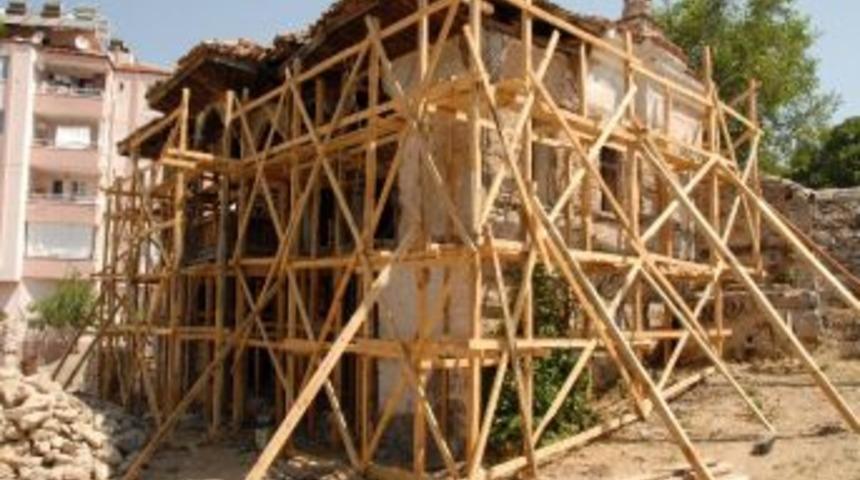 Tarihi Konak Restore Ediliyor
