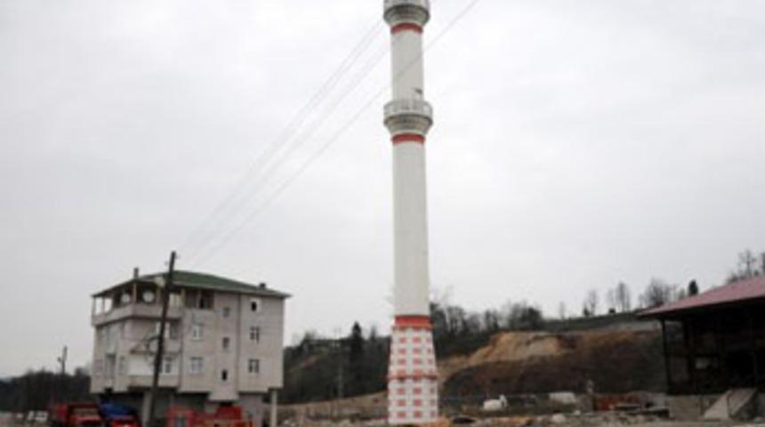 Minare var, cami yok