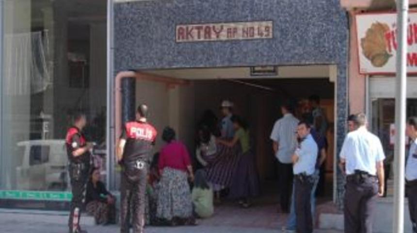 Malatya'da Esnafı Rahatsız Eden Bir Grup Kadın, Ekiplere Zor Anlar Yaşattı