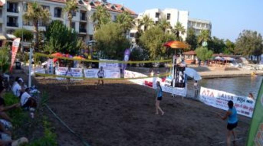 Dat&ccedil;a Plajlarında Voleybol R&uuml;zgarı
