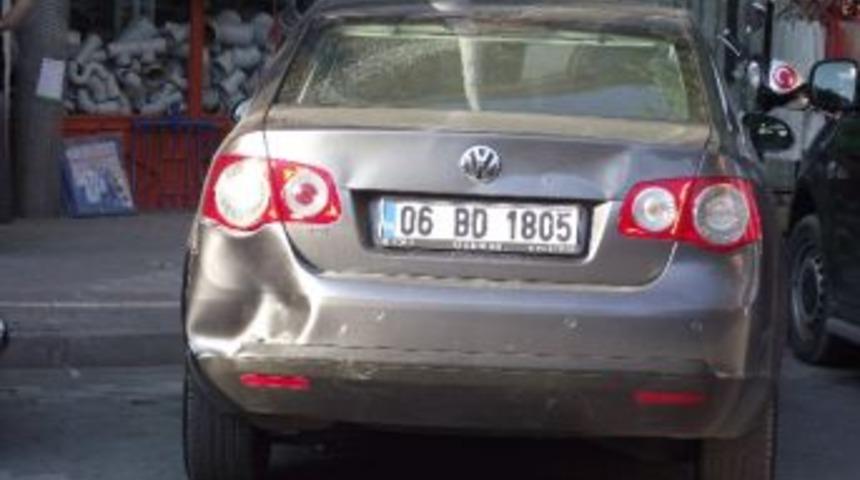 Motosiklet Otomobile &Ccedil;arptı: 2 Yaralı