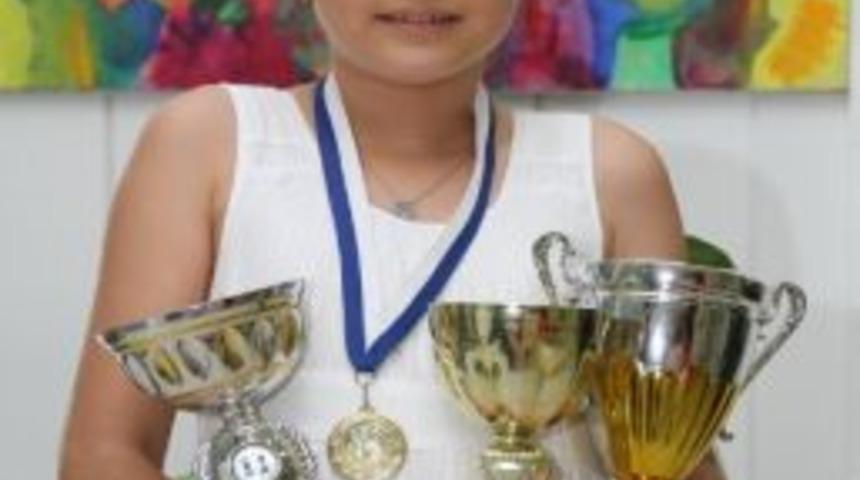 Minik Satran&ccedil; Ustasının Hedefi B&uuml;y&uuml;k