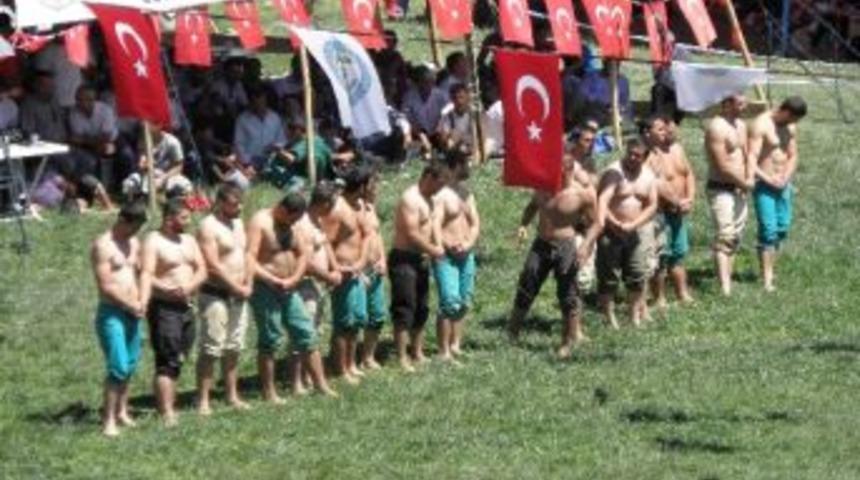 Tufanbeyli'de 'g&uuml;reş' &Ccedil;ekişmesi