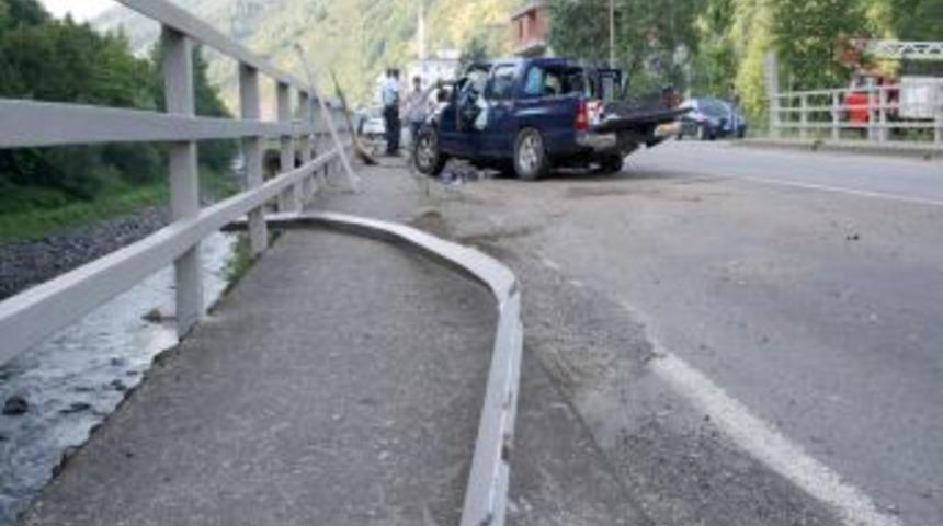 Vakfıkebir&rsquo;de Trafik Kazası: 4 Yaralı