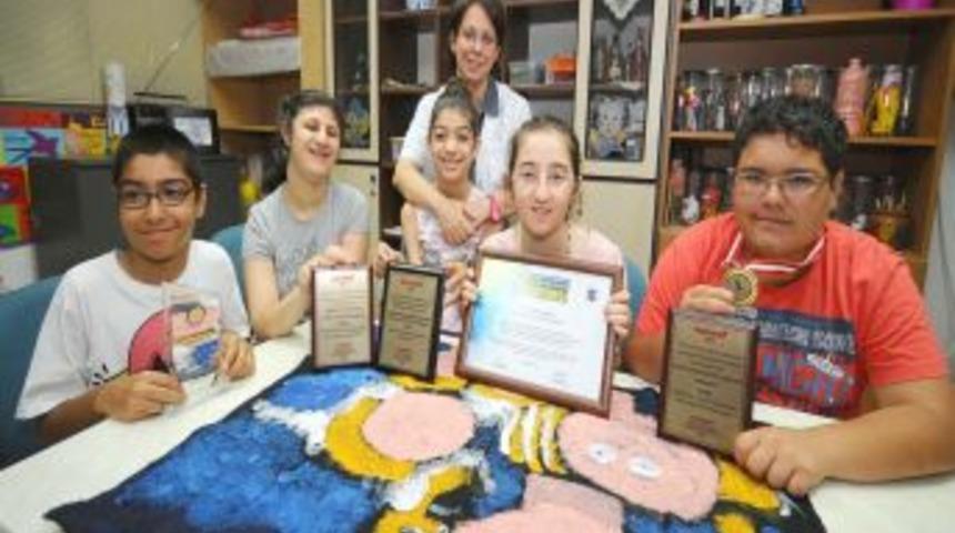 Engelli &Ouml;ğrenciler Başarılarıyla G&ouml;z Doldurdu